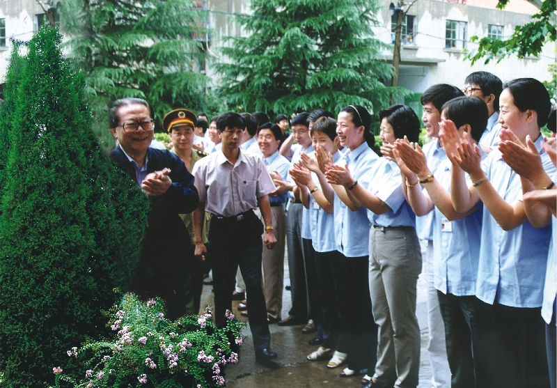 1999江泽民总书记视察yl23411永利